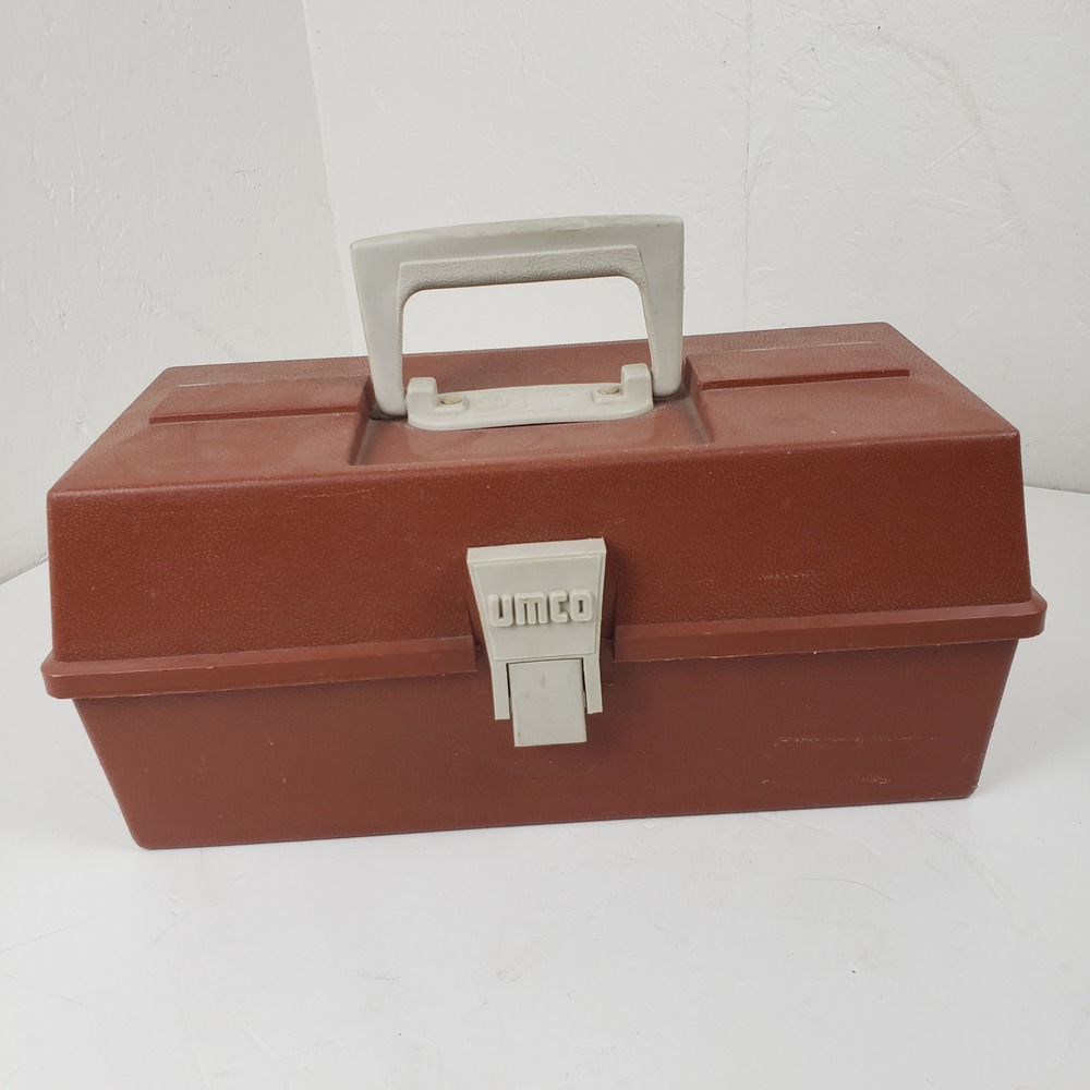 Vintage Umco 1101 Tackle Box Brown Plastic Cantilever Tray Fishing USA Made